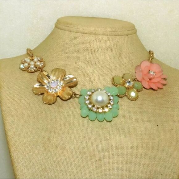 RMN Jewelry - WHITE RHINESTONE RMN 22" DAUX PEARL CABOCHON FLOWERS LINK STATEMENT NECKLACE